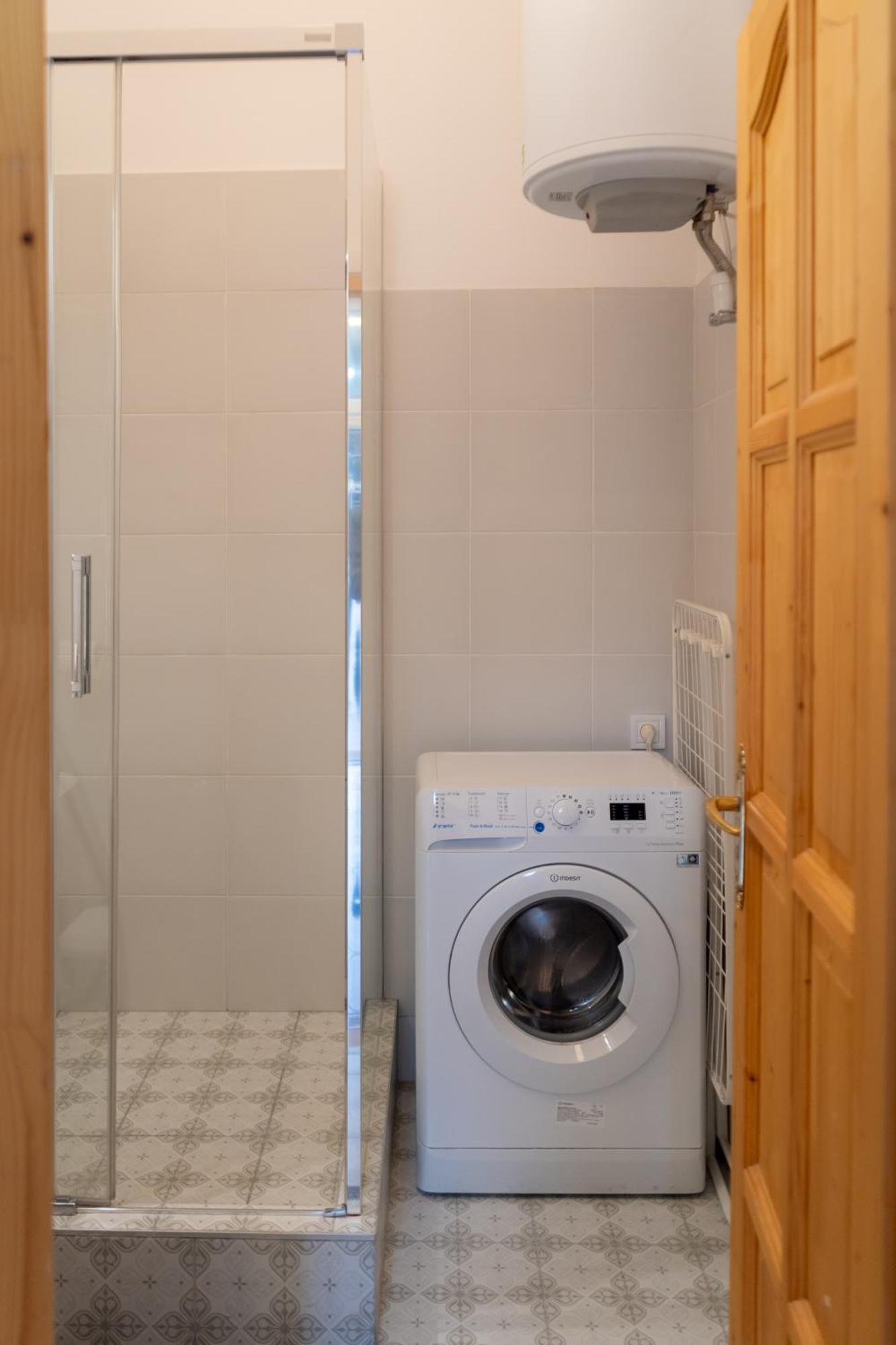 Cozy Apartment In Akacfa Street 布达佩斯 外观 照片
