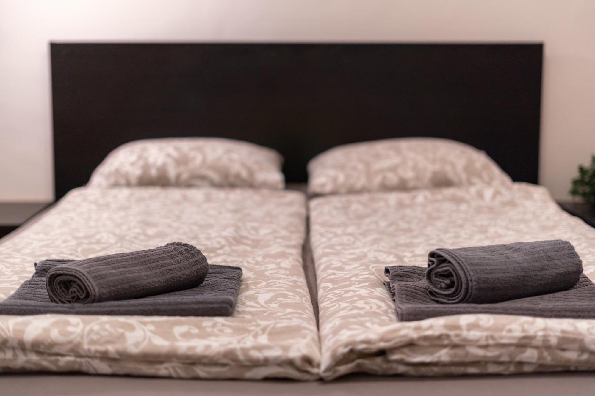 Cozy Apartment In Akacfa Street 布达佩斯 外观 照片
